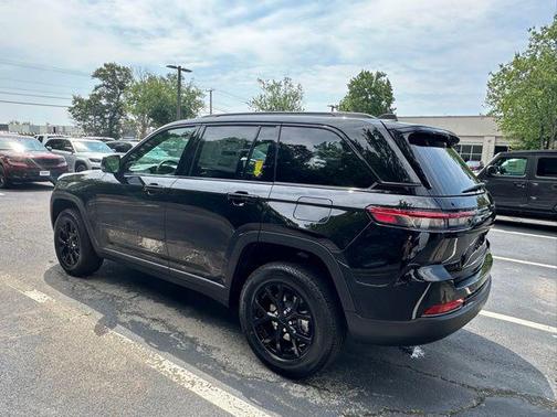 2025 Jeep Grand Cherokee Altitude