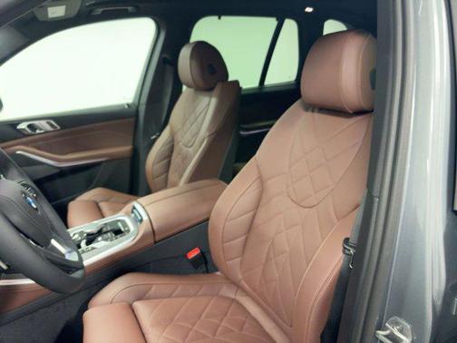 Skyscraper Grey Metallic 2026 BMW X5 sDrive40i