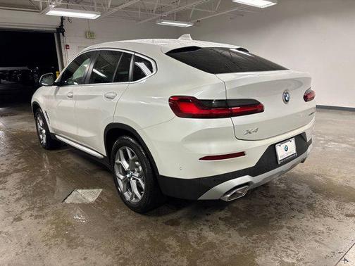 2025 BMW X4 xDrive30i