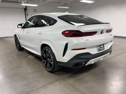 2026 BMW X6 M60i