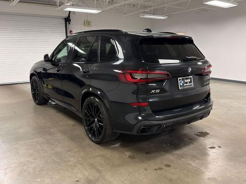 Black Sapphire Metallic 2022 BMW X5 sDrive40i