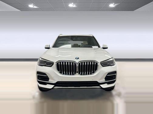 Mineral White Metallic 2022 BMW X5 sDrive40i