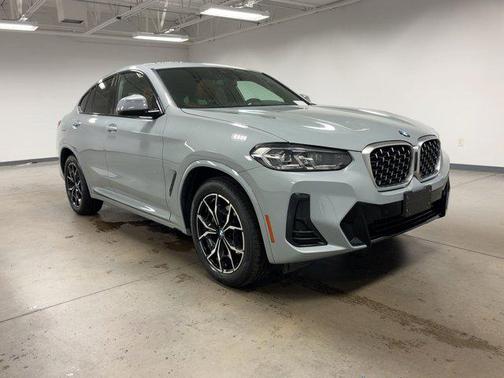 2025 BMW X4 xDrive30i