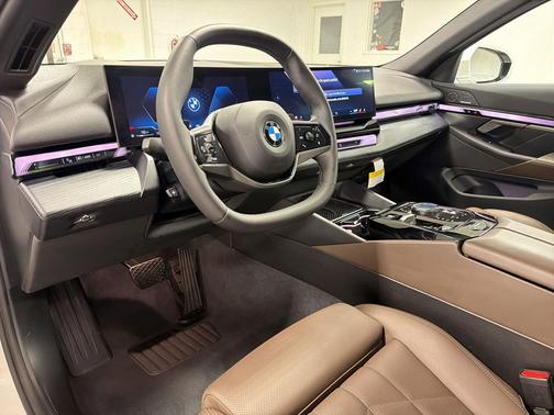White 2025 BMW 540 xDrive