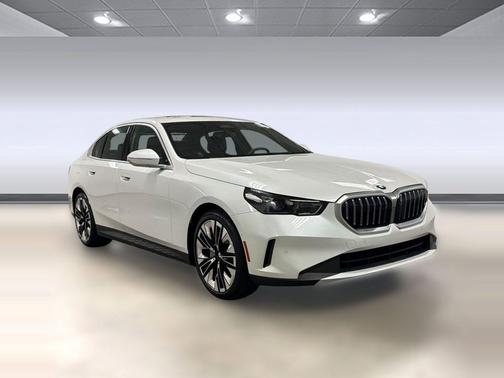 White 2025 BMW 540 xDrive