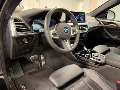 2025 BMW X4 xDrive30i