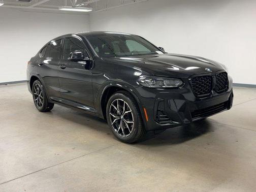 2025 BMW X4 xDrive30i