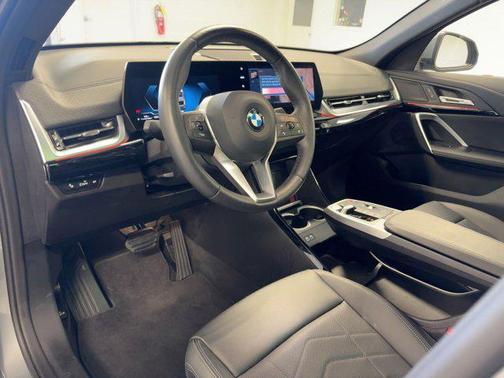 2025 BMW X2 xDrive28i