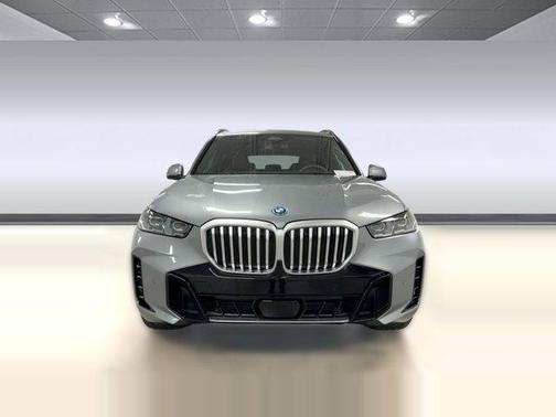 Skyscraper Grey Metallic 2026 BMW X5 PHEV xDrive50e