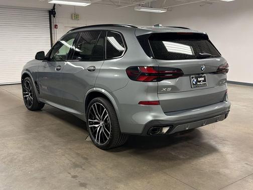 Skyscraper Grey Metallic 2026 BMW X5 sDrive40i