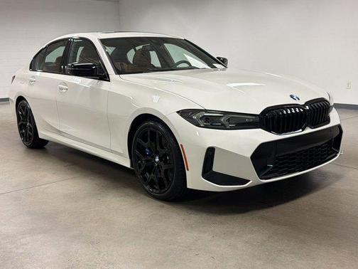 Alpine White 2026 BMW 330 330i