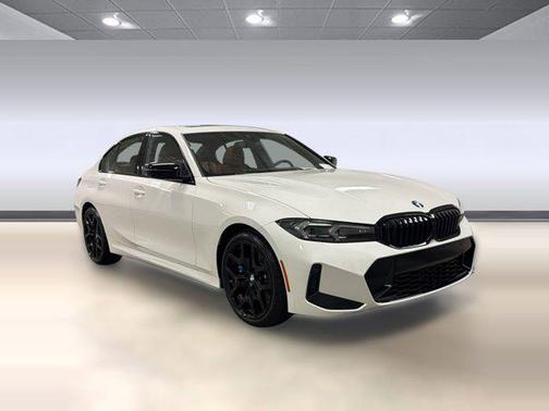 Alpine White 2026 BMW 330 330i