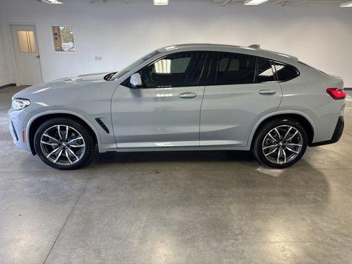 2022 BMW X4 xDrive30i