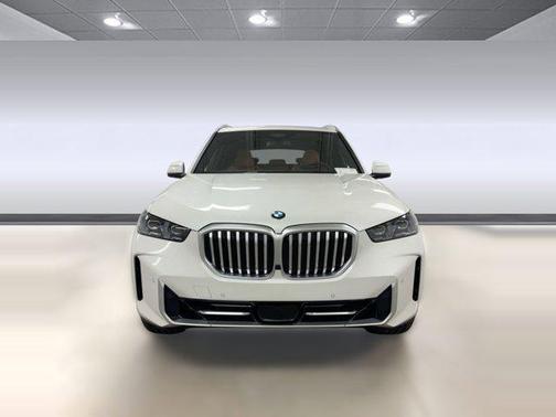 Mineral White Metallic 2026 BMW X5 sDrive40i