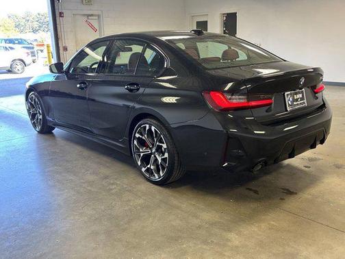 2025 BMW 330 i