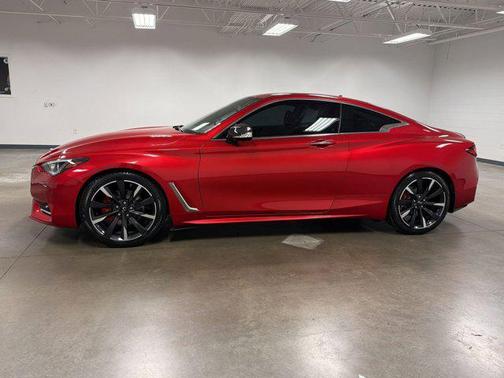 2022 INFINITI Q60 LUXE