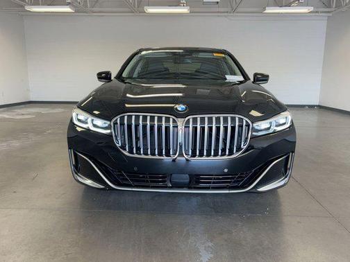 2022 BMW 740 i xDrive