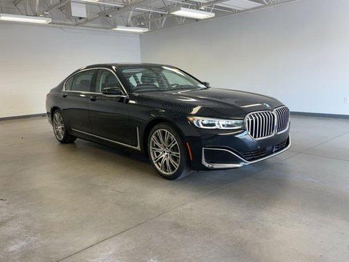 2022 BMW 740 i xDrive