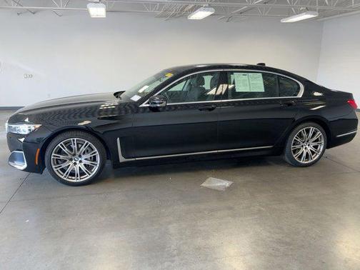 2022 BMW 740 i xDrive