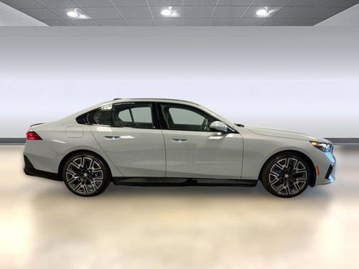 Brooklyn Grey Metallic 2026 BMW i5 xDrive40