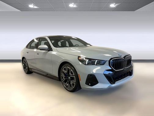 Brooklyn Grey Metallic 2026 BMW i5 xDrive40