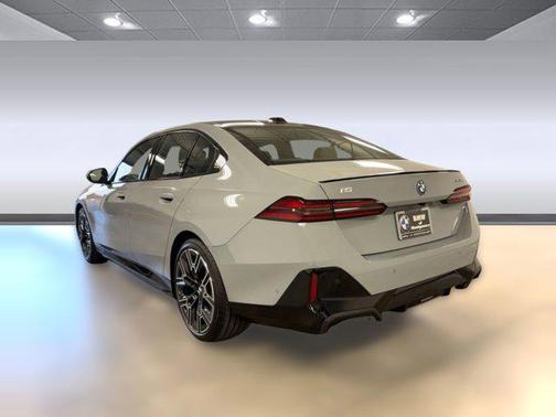 Brooklyn Grey Metallic 2026 BMW i5 xDrive40