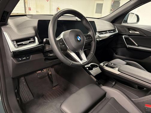 Cape York Green Metallic 2025 BMW X2 xDrive28i