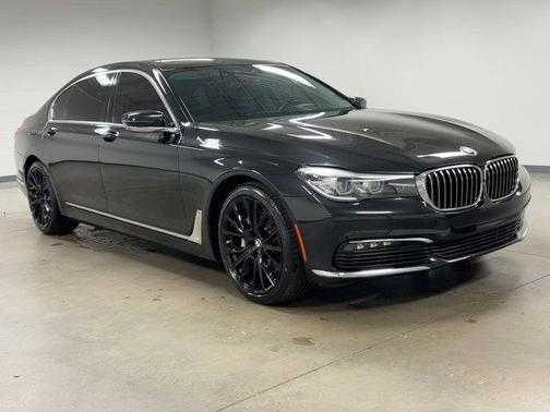 2018 BMW 740 740i