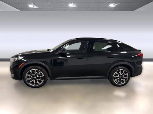 Black 2025 BMW X2 xDrive28i