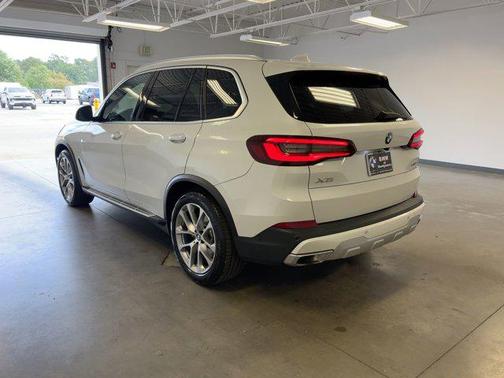 2023 BMW X5 sDrive40i