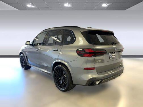 Skyscraper Grey Metallic 2026 BMW X5 sDrive40i