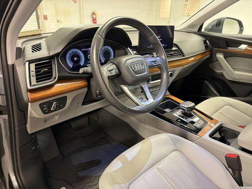 Daytona Gray Pearl Effect 2023 Audi Q5 45 S line Premium Plus