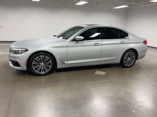 2019 BMW 530 530i