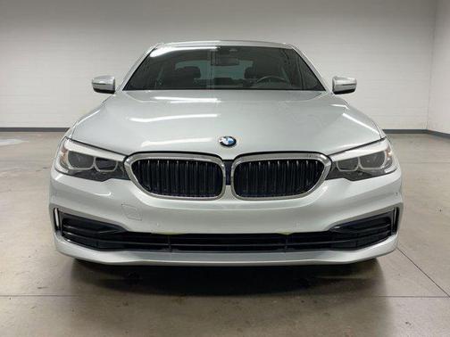 2019 BMW 530 530i