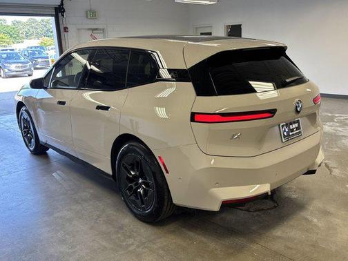 2026 BMW iX xDrive60