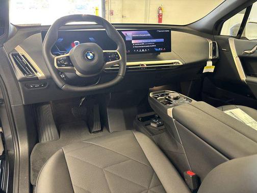 2026 BMW iX xDrive60