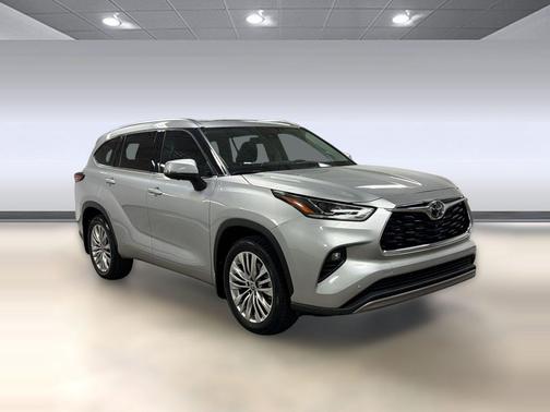 Celestial Silver Metallic 2024 Toyota Highlander Platinum