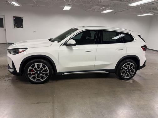 Alpine White 2026 BMW X1 xDrive28i