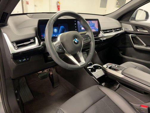 2025 BMW X2 xDrive28i