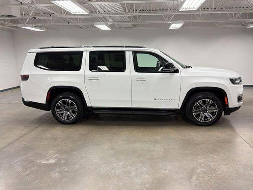 2024 Jeep Wagoneer L Series II 4x2