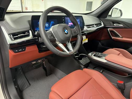 Alpine White 2026 BMW X1 xDrive28i