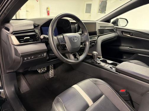 Black 2025 Toyota Camry SE