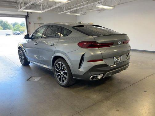 2025 BMW X6 xDrive40i