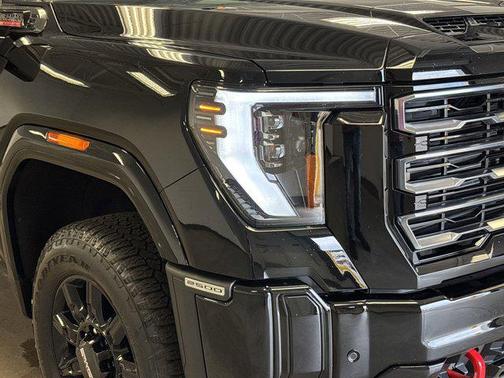 2025 GMC Sierra 2500 AT4