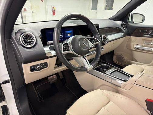 2025 Mercedes-Benz GLB 250 Base