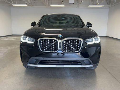 2023 BMW X4 xDrive30i