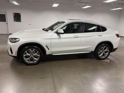 White 2025 BMW X4 xDrive30i