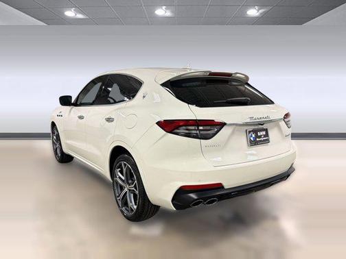 Bianco 2022 Maserati Levante GT