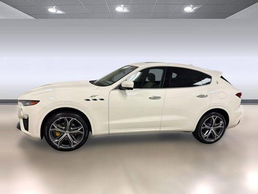 Bianco 2022 Maserati Levante GT