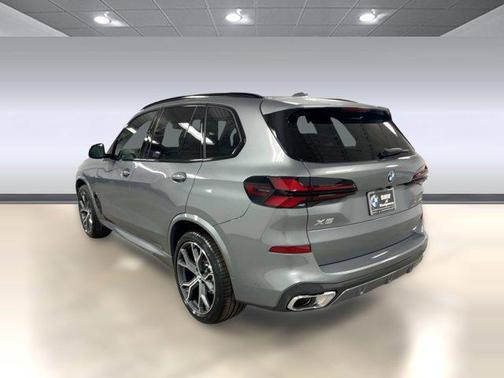 Skyscraper Grey Metallic 2026 BMW X5 sDrive40i